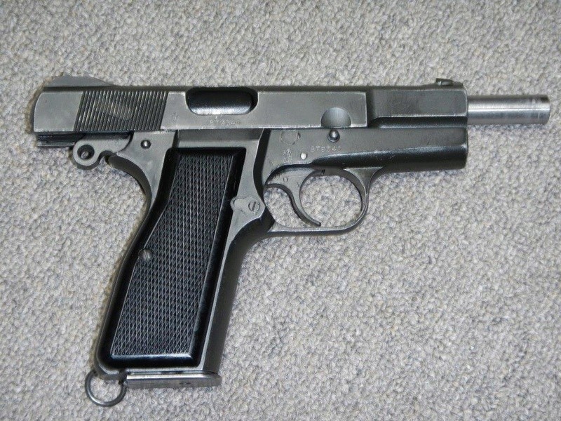Pistolet Browning GP No 2 MK I* de fabrication canadienne  4_copy12