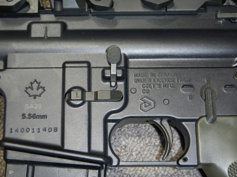 Clone du fusil C7A2 canadien 5,56 mm (Diemaco / Colt Canada) 710