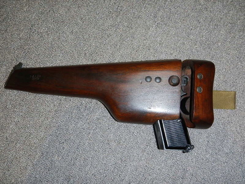 Pistolet  Browning GP No1 MK I* de fabrication canadienne et la crosse en bois Dscn2412