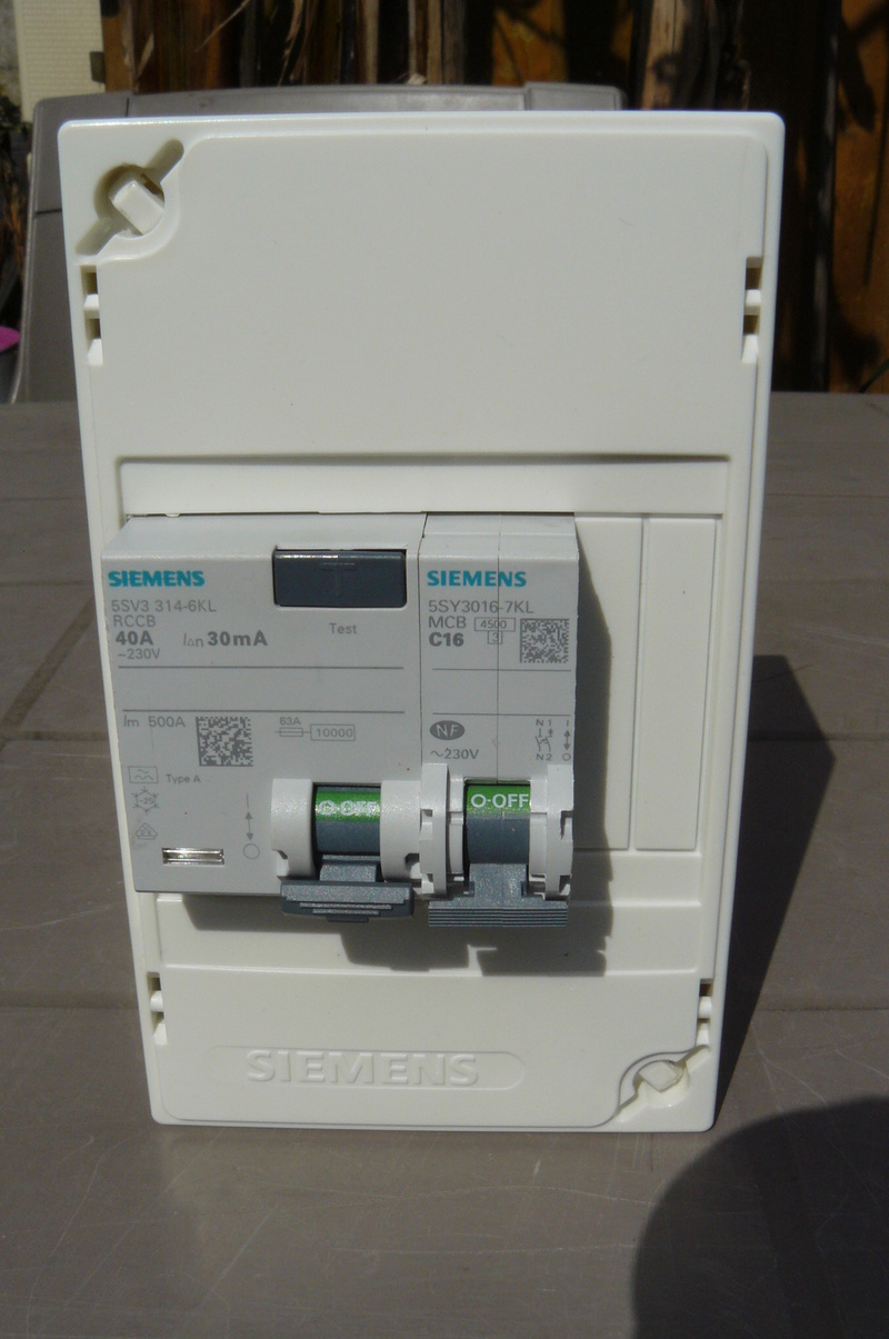 vente lot pour montage batterie auxilliaire P1060110