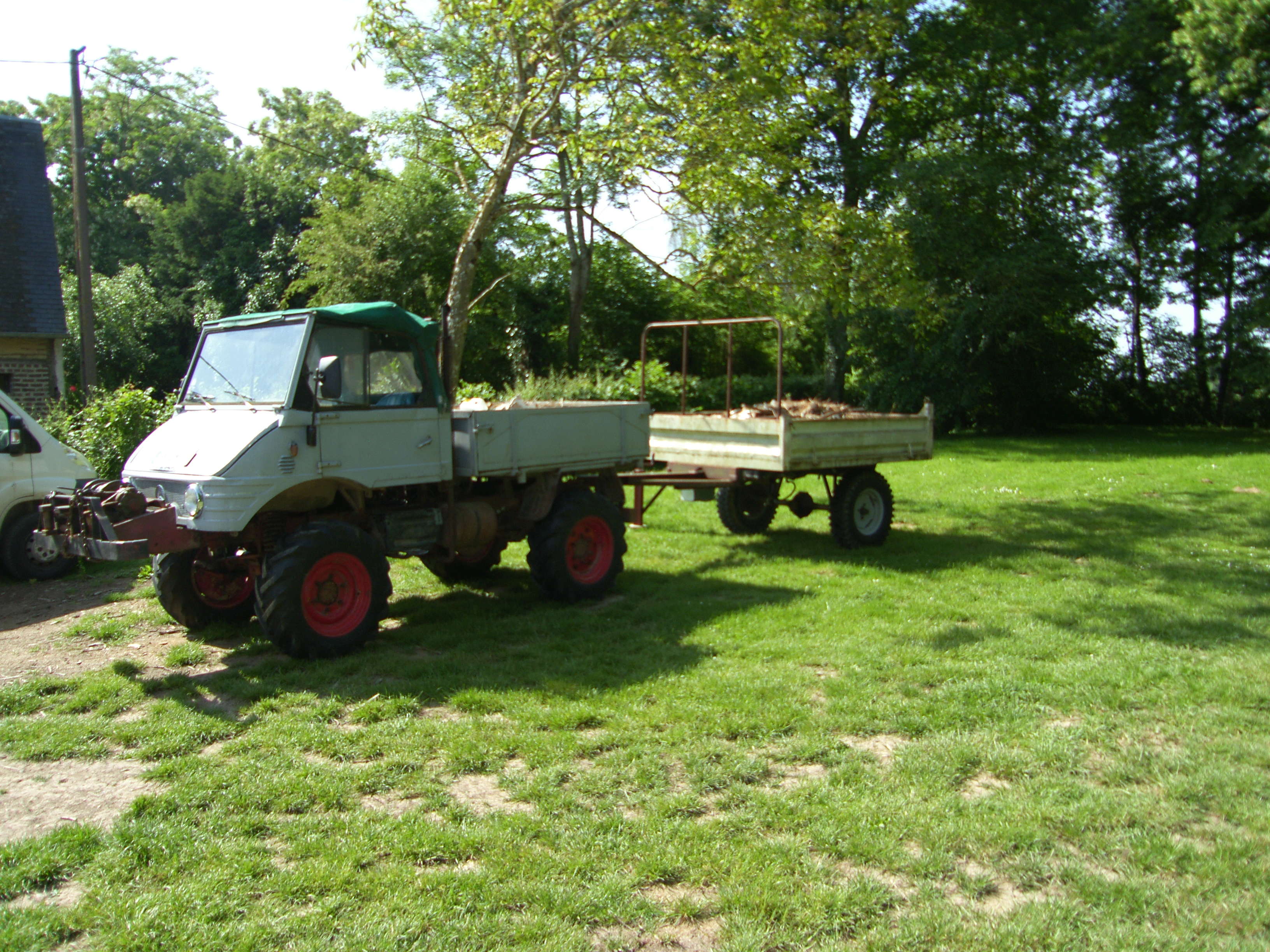 l'unimog nouveau est arrivé Sh102211