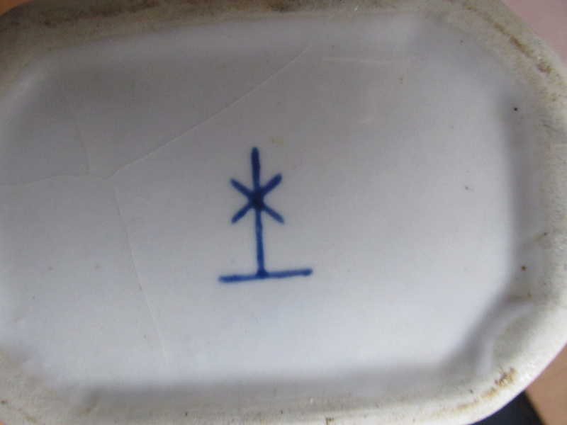 unusual pottery mark  Img_7611