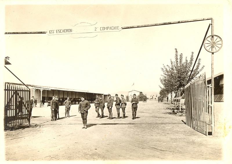 Aperçu de la multitude d'uniformes utilisés au Maroc 1921-23 Entry_10