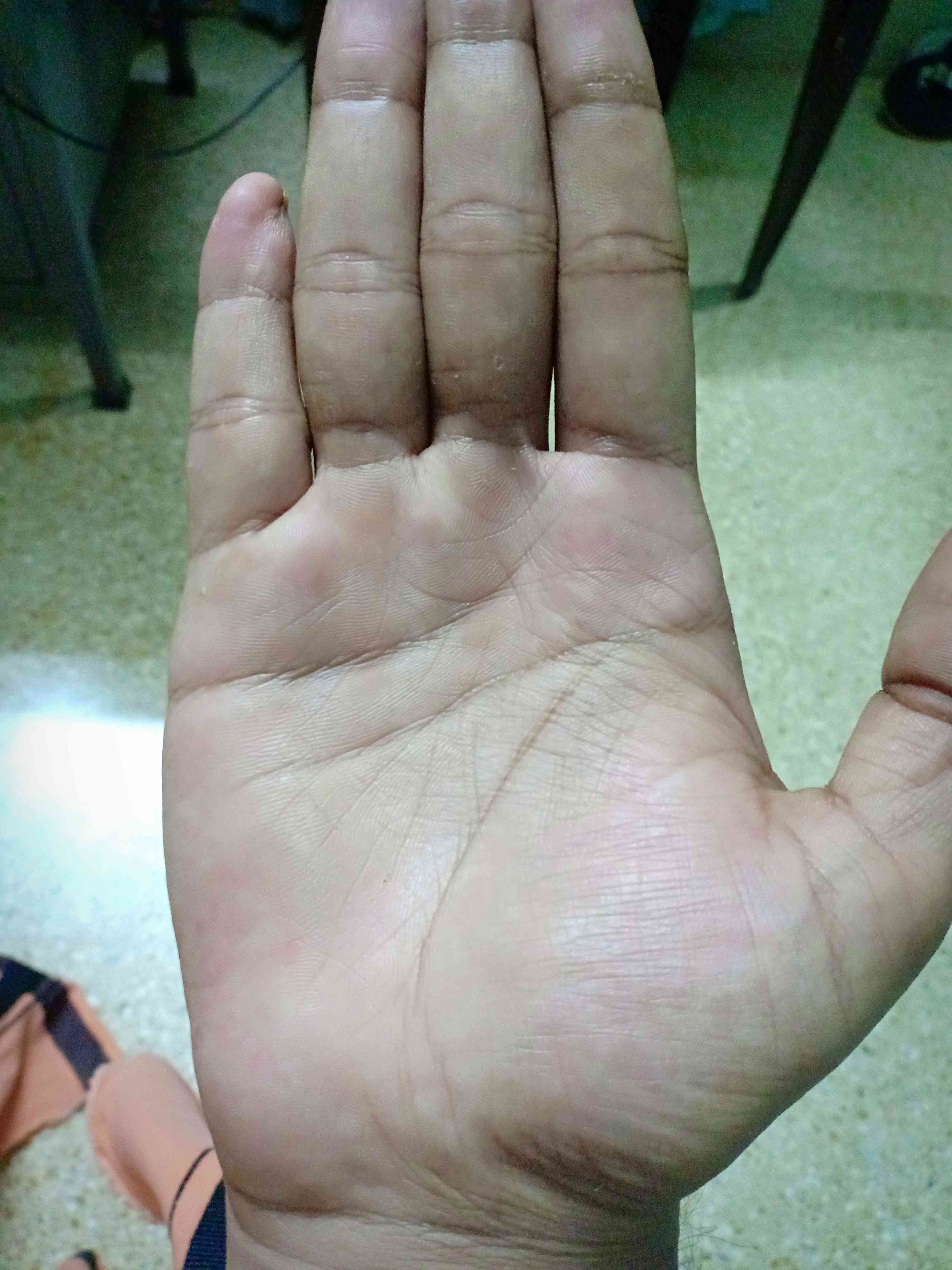 Can u predict how my career will be seeing my hand ? Is my sunline good( first pic)? I m Mahesh from Kerala looking for a full time job Img20112