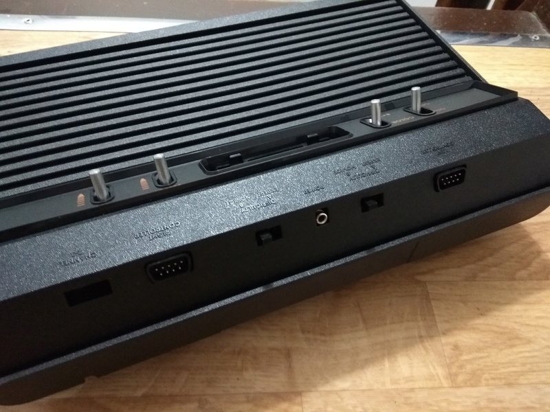 Deux Atari 2600 en plus dans la collection ! Img_2025