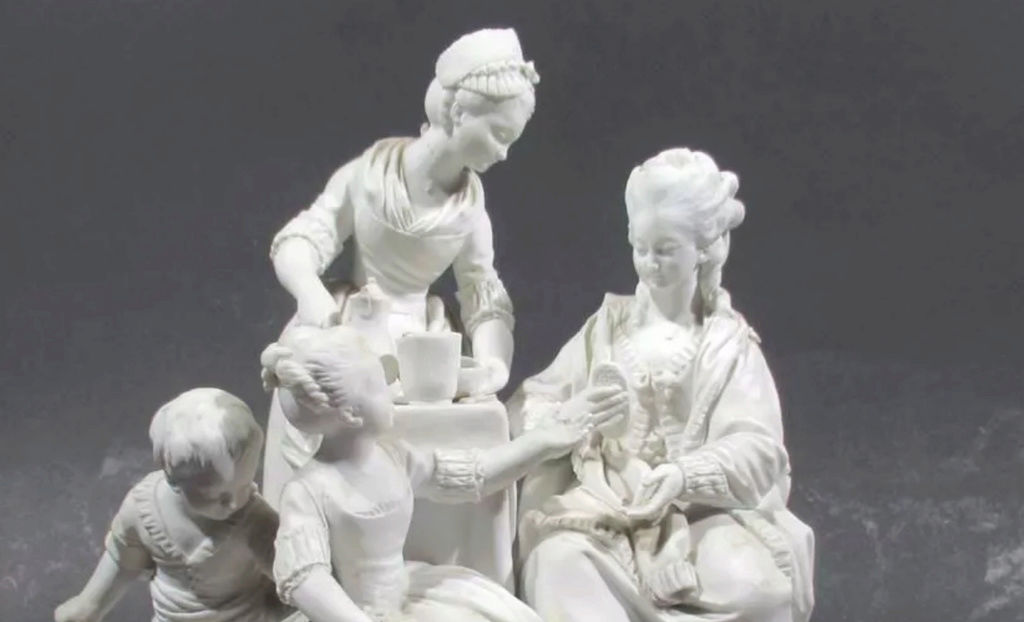 Collection : statuettes représentant Marie-Antoinette, ses proches et des figures du XVIIIe siècle Zducre11