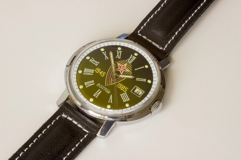 Les montres soviétiques commémoratives de la victoire S-l16012