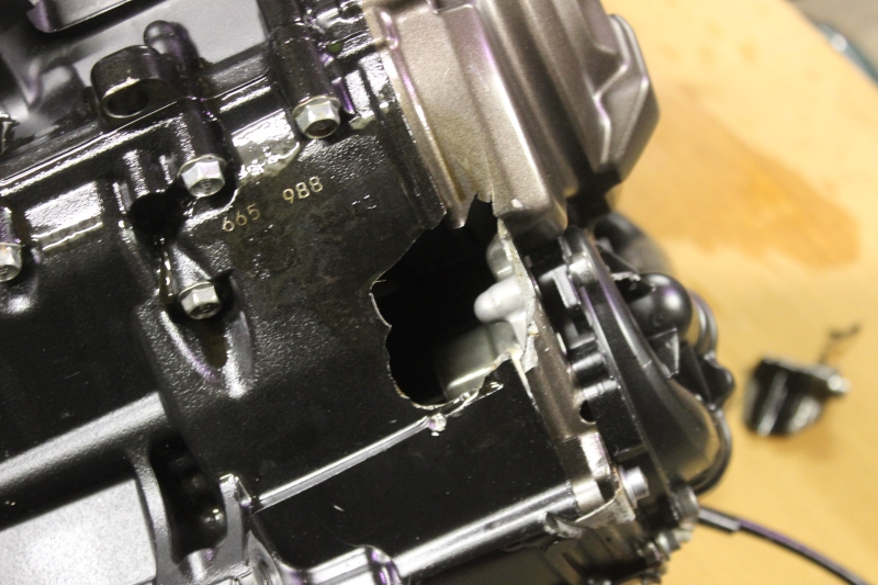 Gros trou dans un carter moteur, réparation par soudure TIG Ph02_i59