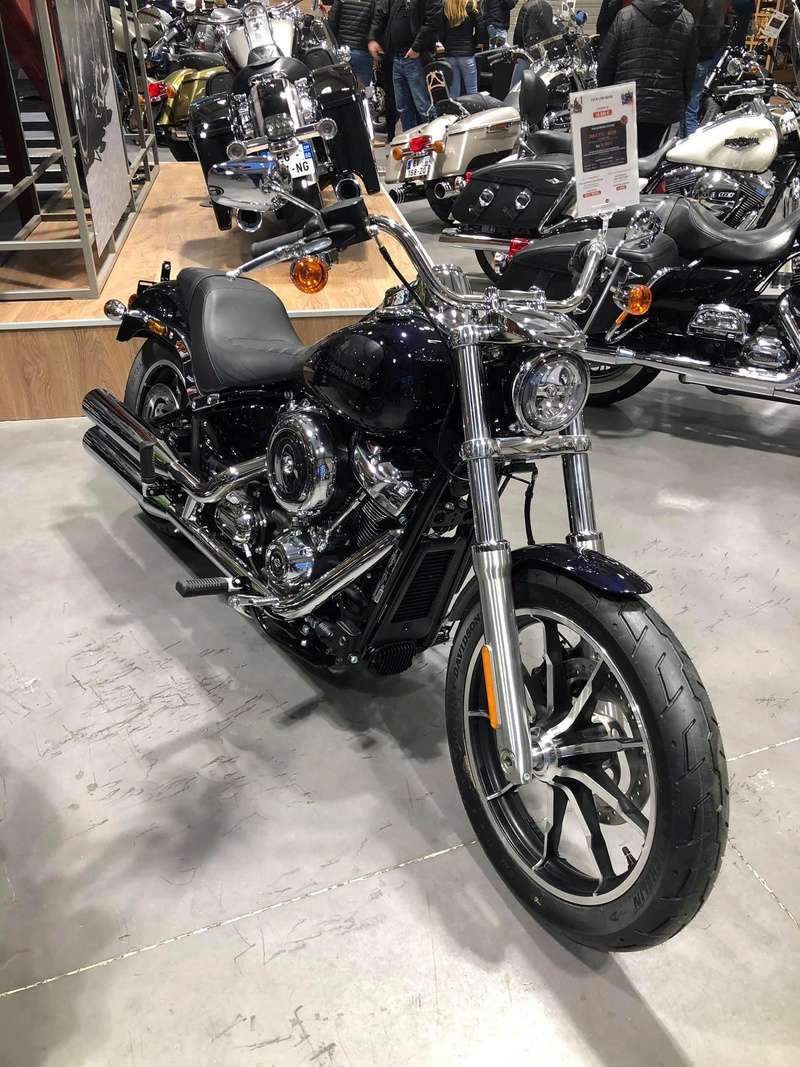 Retour chez Harley, mais grosse hésitation 47420810