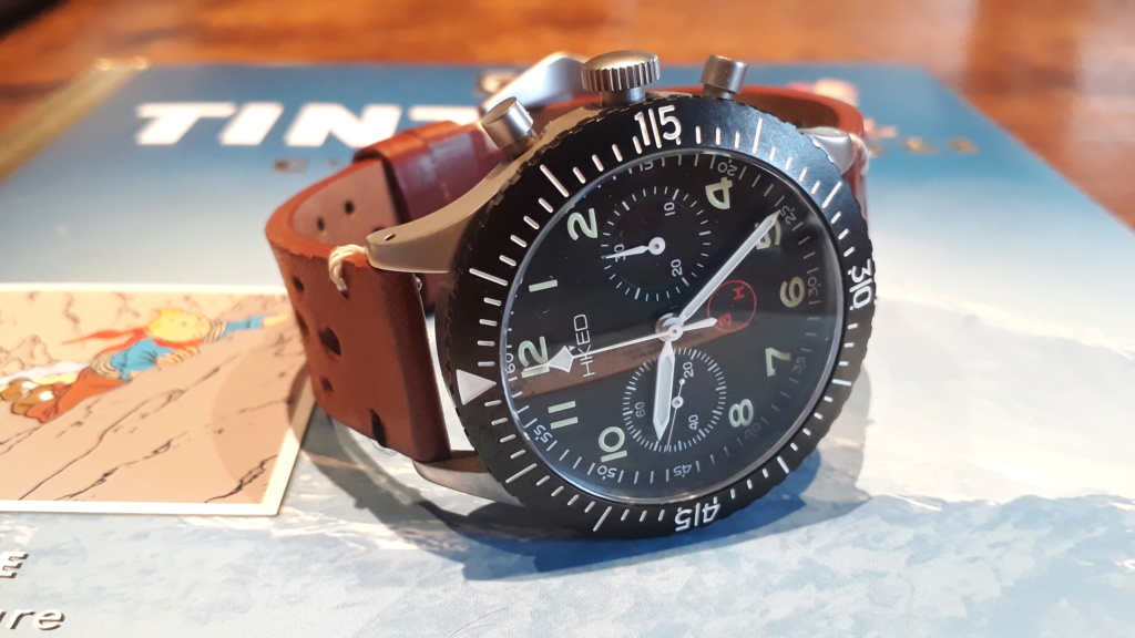 flieger - Feu de vos montres d'aviateur, ou inspirées du monde aéronautique Hked_b15