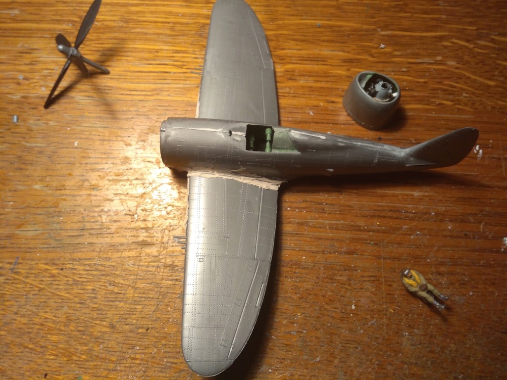 P47 Airfix 1/72 Armée de l'Air Img_1373