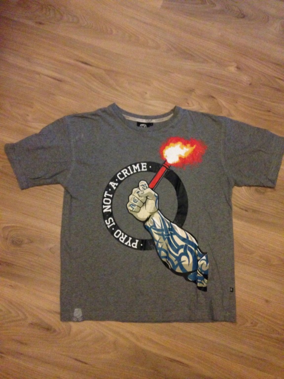 (Vend ou échange) T-shirt "Pyro is not a crime" + 2 t-shirt «  liberté pour les ultras » ACAB[rajout 14/01] Img_3318