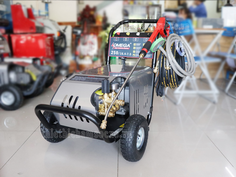 Nhận diện mẫu máy xịt rửa xe chất lượng May-ph10