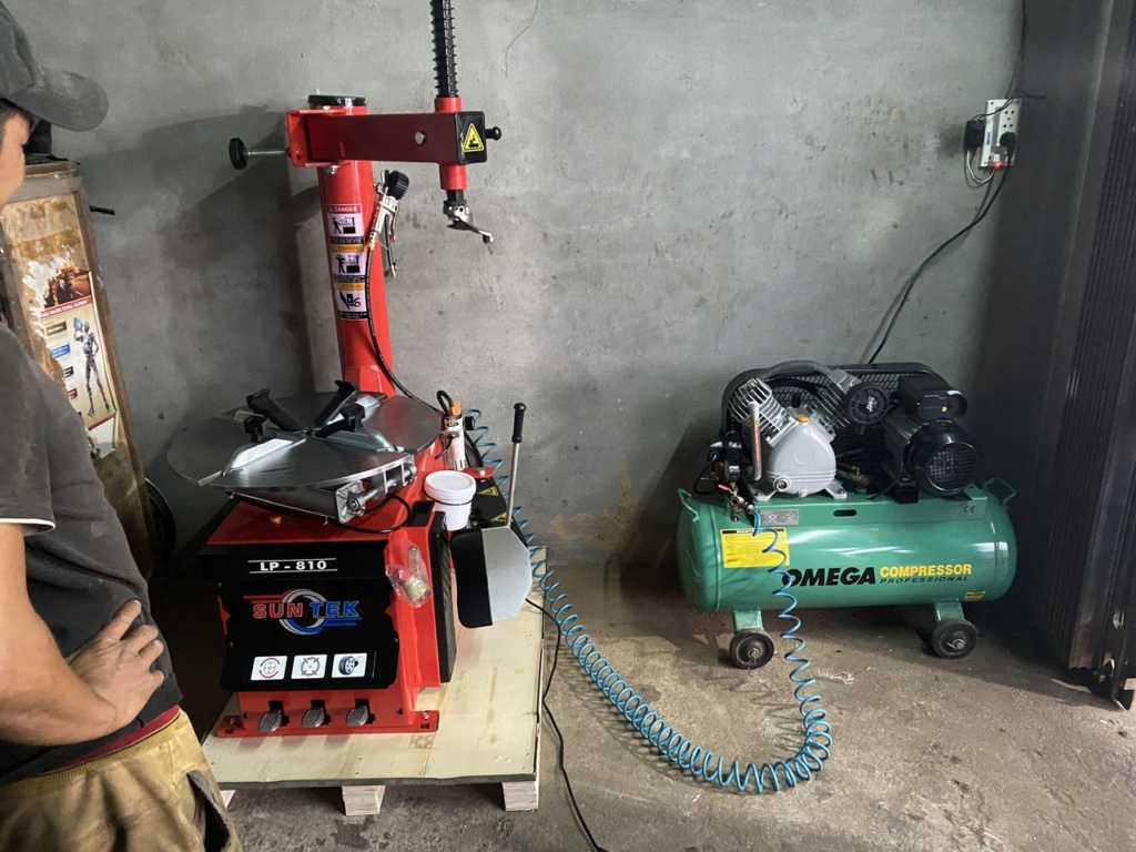 4 lý do nhất định đầu tư máy tháo vỏ xe du lịch Z4538410