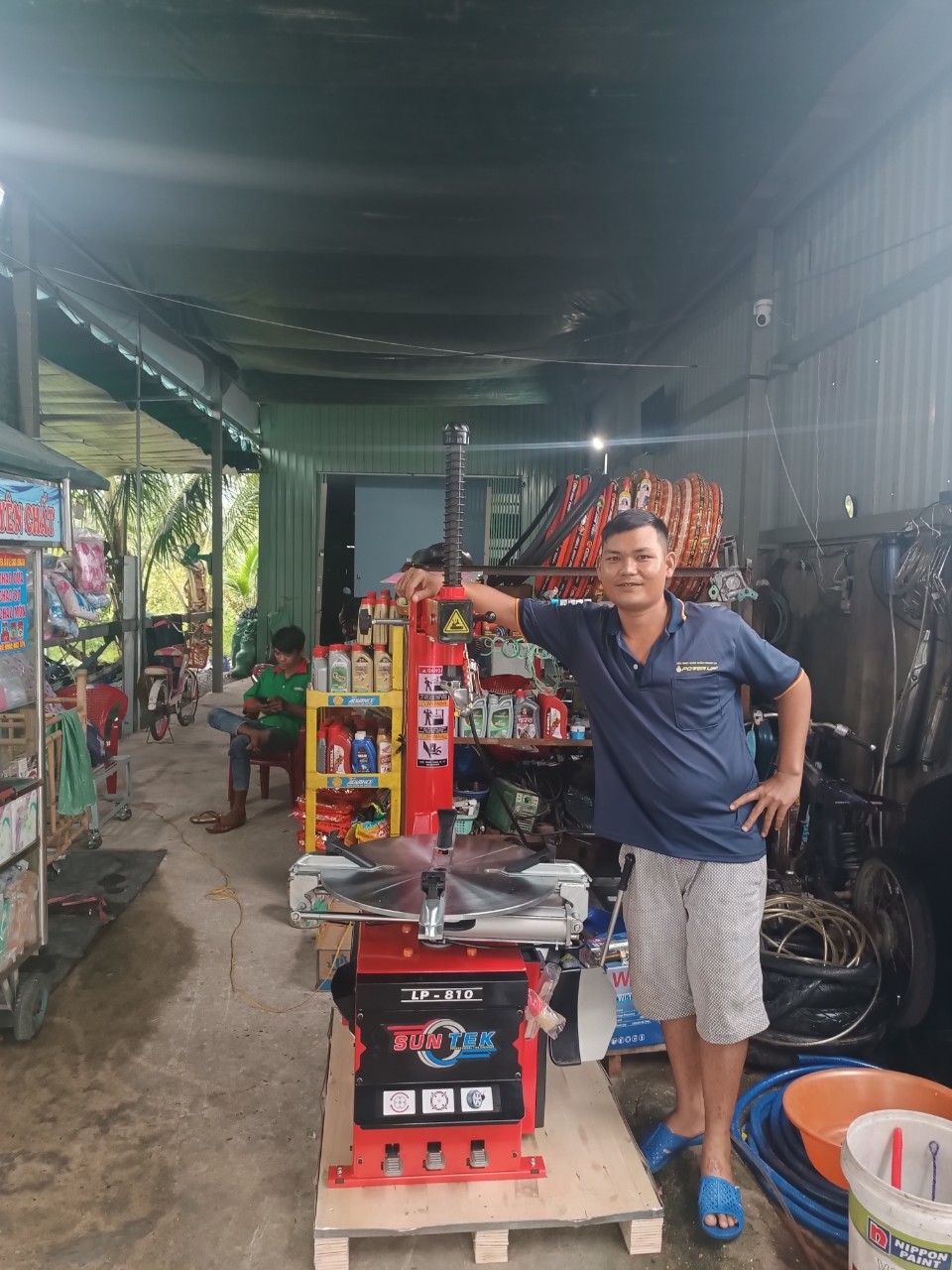 4 lý do nhất định đầu tư máy tháo vỏ xe du lịch Z4557710