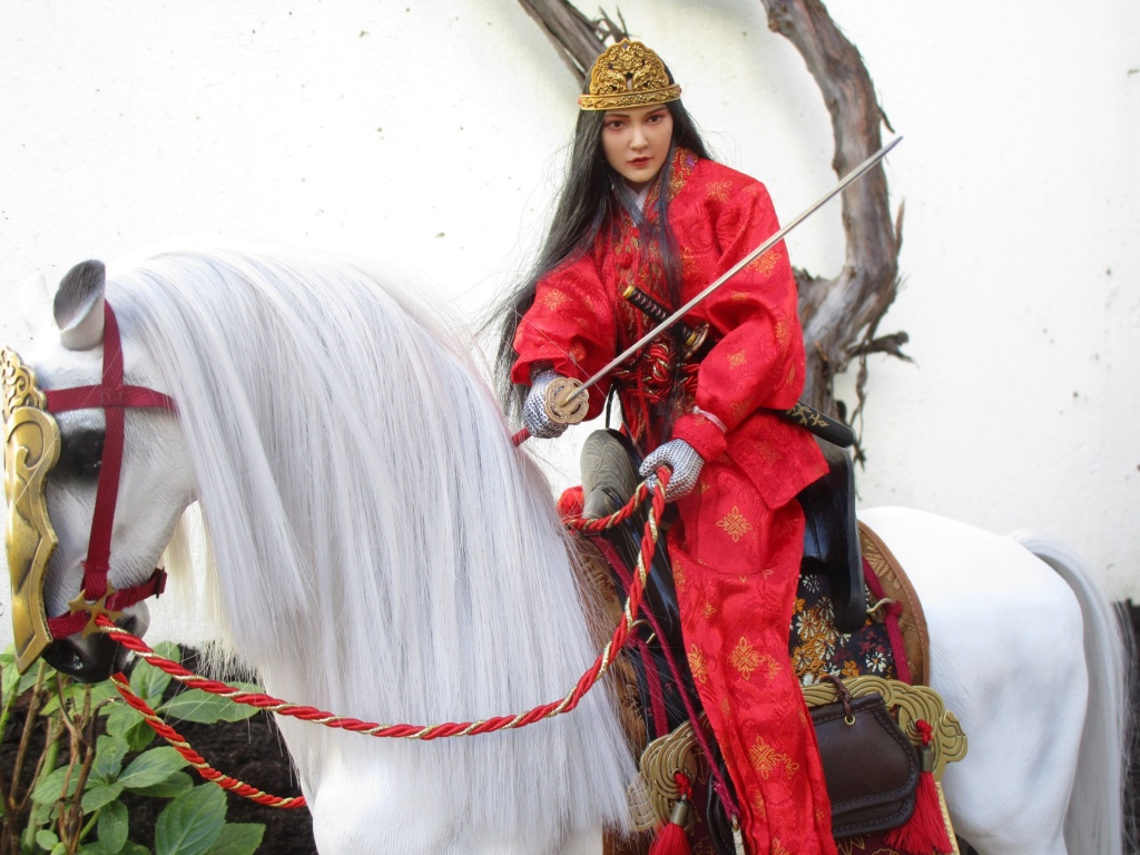 newproduct - NEW PRODUCT: POPTOYS: 1/6 Japan's First Beauty Tomoe Gozen & Military Horse Img_4525