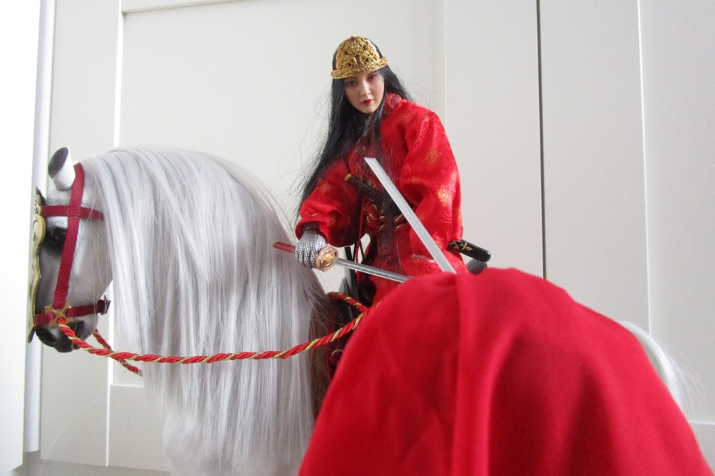 Japanese - NEW PRODUCT: POPTOYS: 1/6 Japan's First Beauty Tomoe Gozen & Military Horse Img_4529