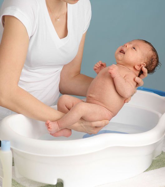 Cách tắm cho trẻ sơ sinh an toàn 20190810