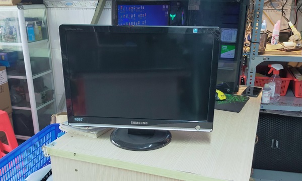 Bán màn hình máy tính Samsung 19inch đang sử dụng tốt Samsun11