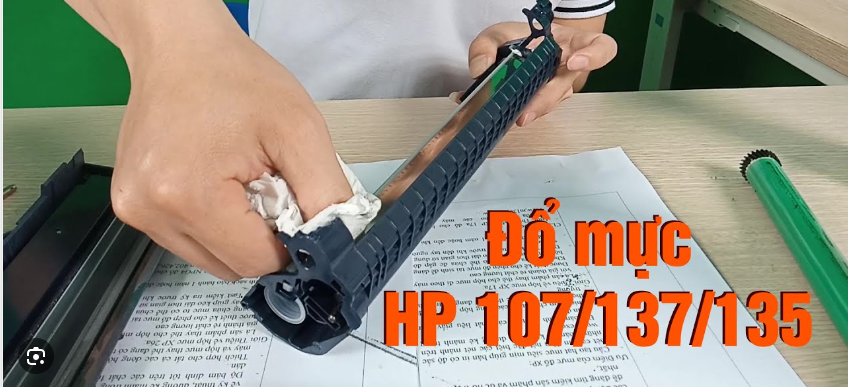 Lựa chọn đơn vị nạp mực máy in hp 107a uy tín Thay_m15