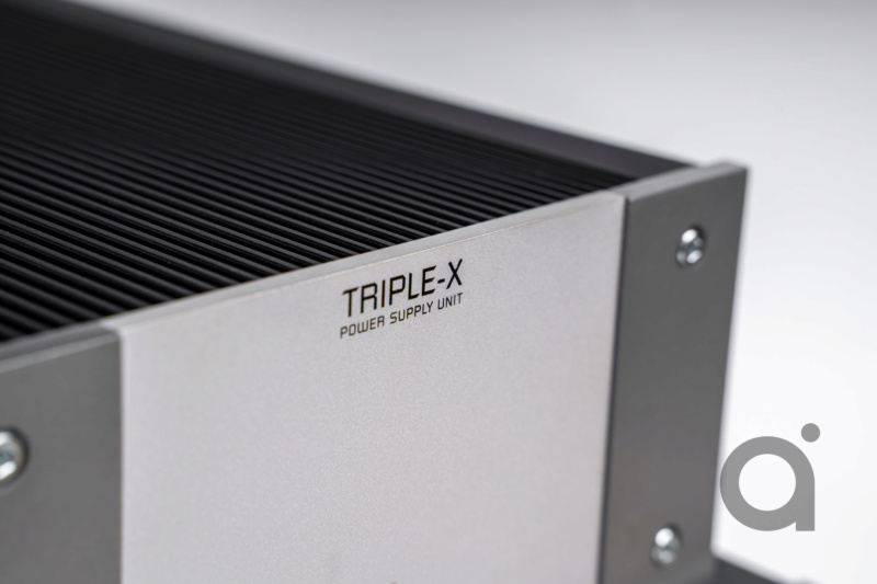 Musical Fidelity X-T100 Hybrid Integrated Amplifier + Triple X Power supply Dsc04214