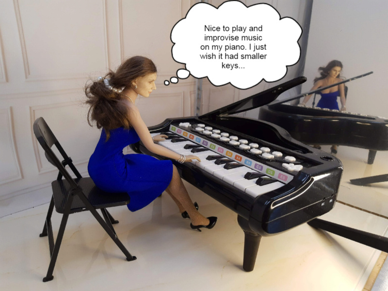 Audrey plays piano Pianis12