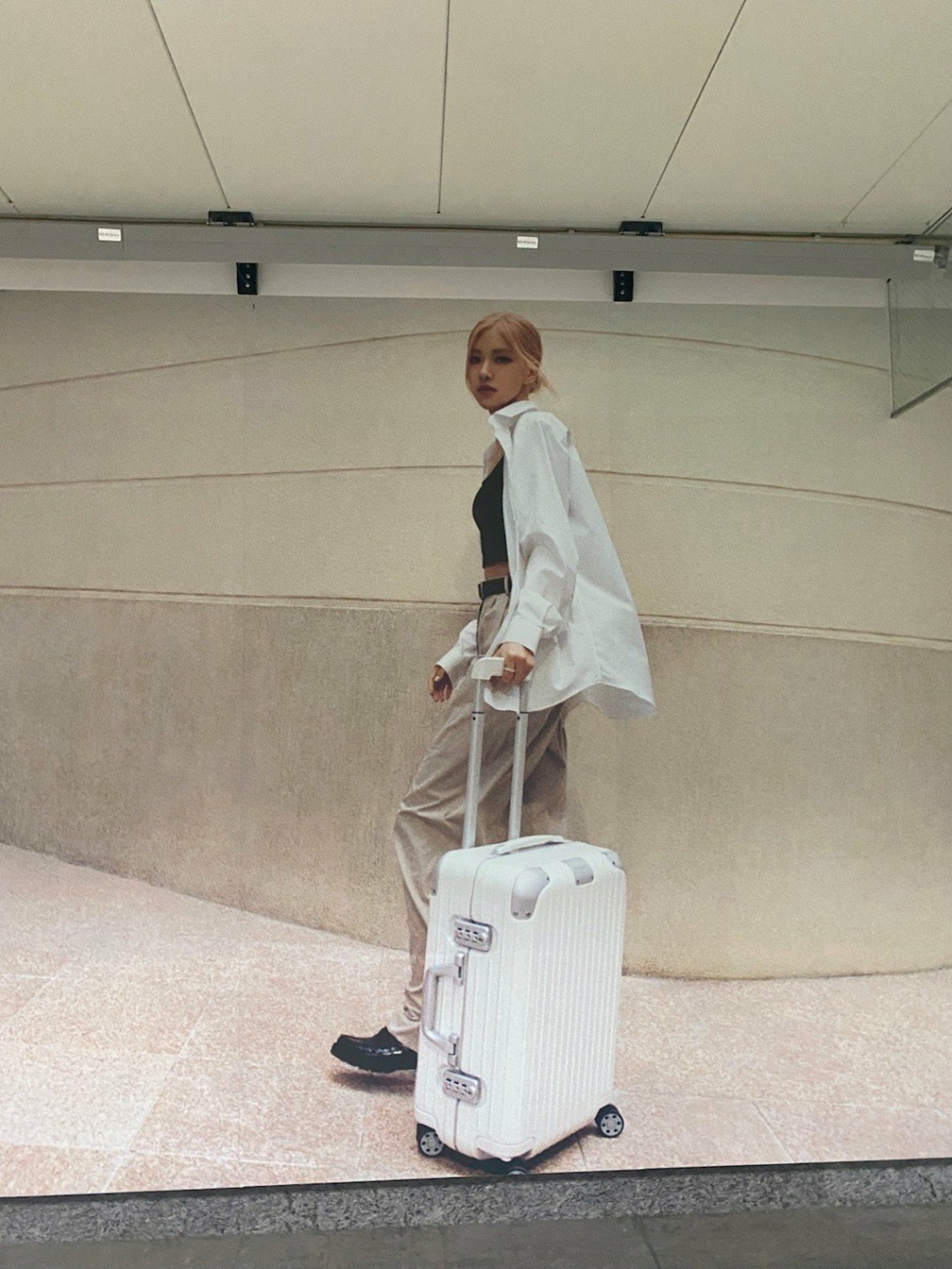 ROSÉ FOR RIMOWA (September 2023) - Page 2 Glaiwd10