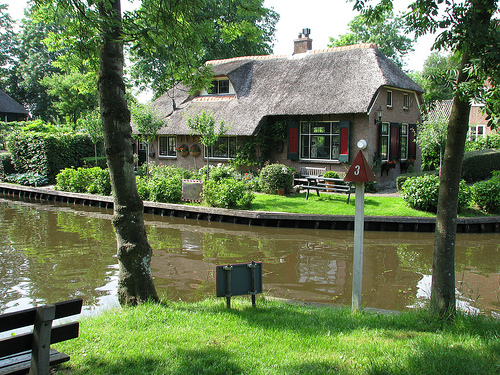 Giethoorn, village sans rue au Pays-Bas 25711410