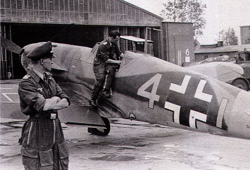 Messerschmitt Bf 109F-4 1/48 [ICM] 1-bf-111