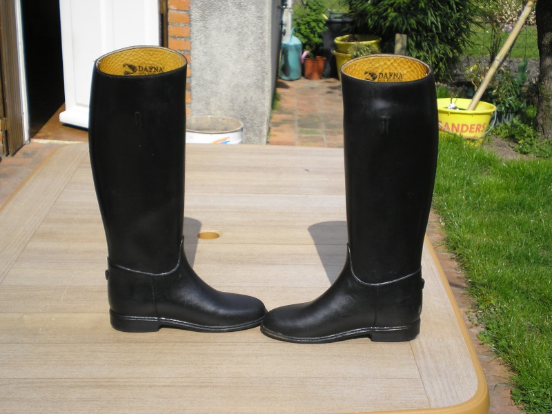 bottes taille 37 dans le 45 Pa010211