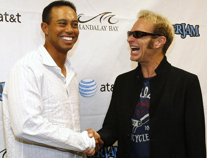 CAPTION THE PIC - DLR & Tiger Woods Edition Tigerd10
