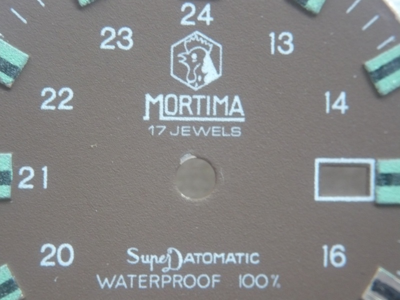 MORTIMA SuperDatomatic, une famille haute en couleurs ! P1030210