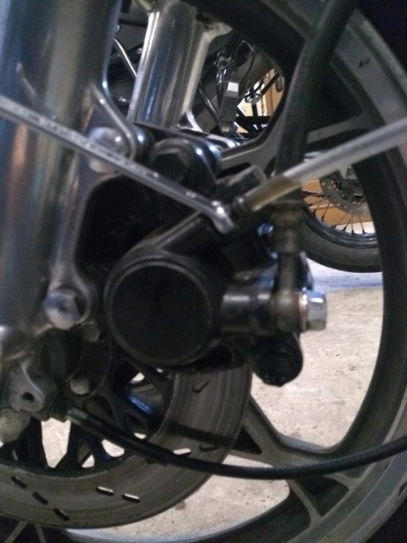 1000 GS S SUZUKI - Page 2 Etrier10