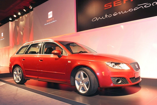 Seat Exeo ST Unveiled at Special Preview Event Seat-e10