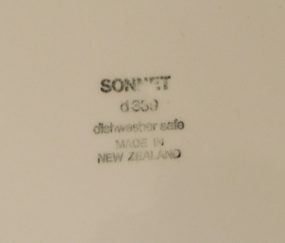 Sonnet Made in New Zealand by Crown Lynn Sonnet11