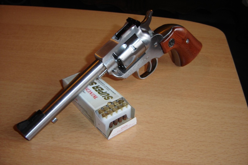 Mon pistolet et mon revolver  Ruger_12