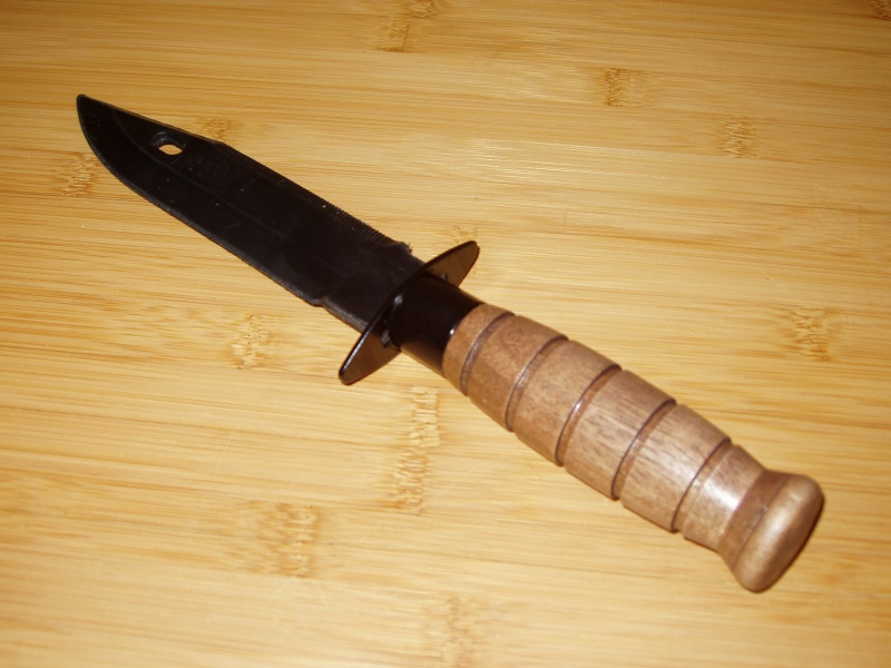 fabrication d'un manche en bois pour couteau factice Peint10