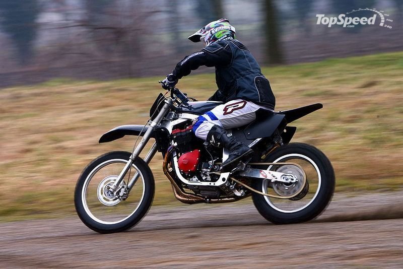 Suzuki GSX-R 1100 Dirt Bike Suzuki11