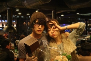 Fotos de JaeJoong y Han Hyo-joo vuelve locas a las fans 20090110