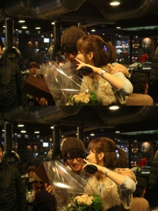 Fotos de JaeJoong y Han Hyo-joo vuelve locas a las fans 20090111