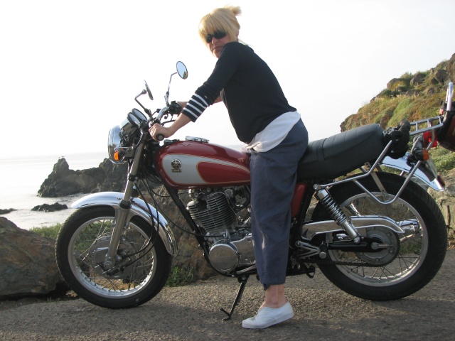 Corinne se met sérieusement à la moto ! 23_05_25