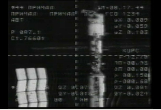 ISS : Amarrage de Soyouz TMA-18 le 4 avril 2010 Screen10