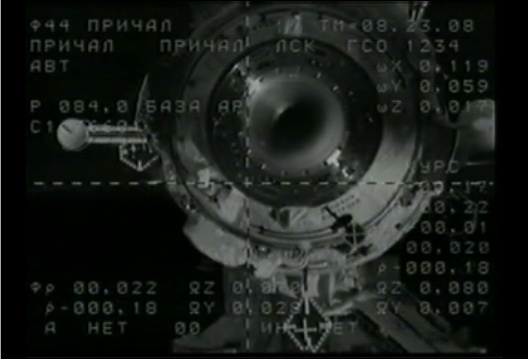 ISS : Amarrage de Soyouz TMA-18 le 4 avril 2010 Screen14