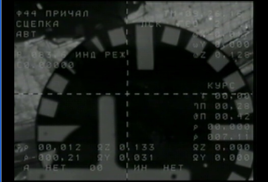 ISS : Amarrage de Soyouz TMA-18 le 4 avril 2010 Screen15