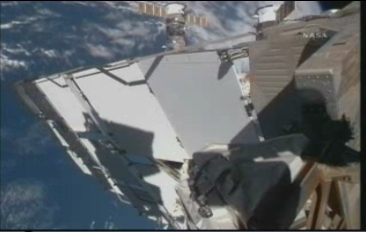 ISS : Amarrage de Soyouz TMA-18 le 4 avril 2010 Screen16