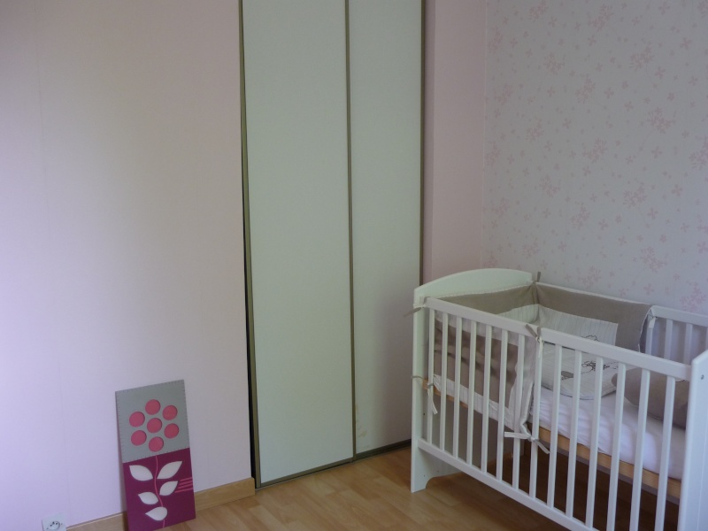 Chambre de bébé fille (photo p2) P1020014