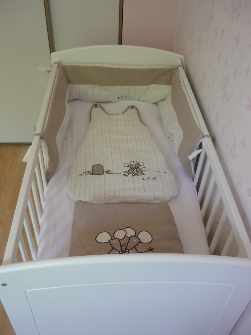 Chambre de bébé fille (photo p2) P1020017