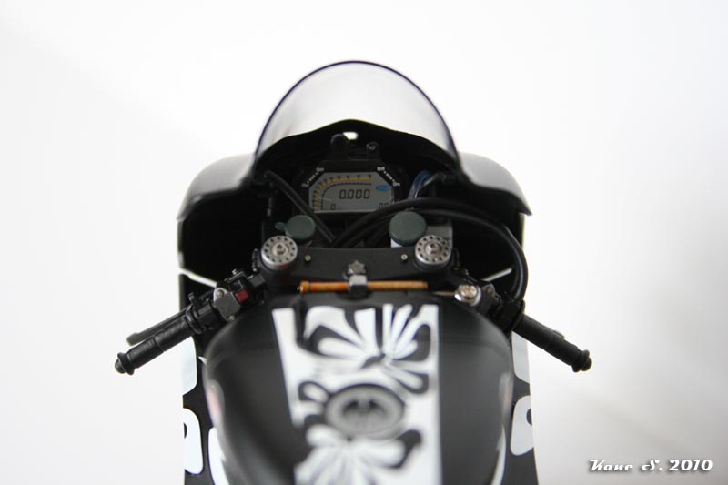 "Black Beauty" - Ducati GP4 Img_5722