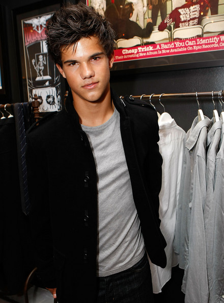 Taylor Lautner Werewo10