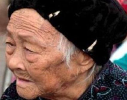 Kineskinja u 107. godini traži mladoženju Kinesk11